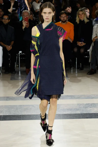 Look 30